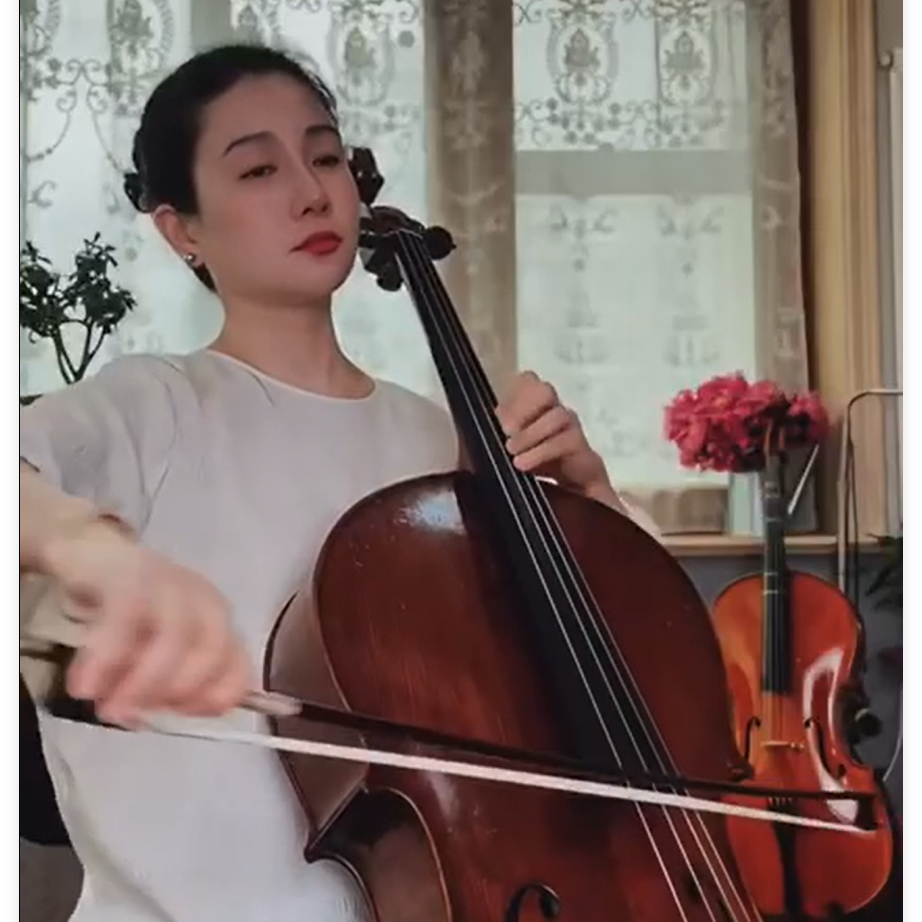吕安琪--大提琴演奏